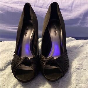 Maripe Elegant Black Knotted Heels